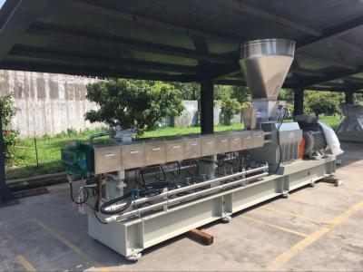 Cina Macchina per l'estrusione di compounding, estrusore bivite per riciclaggio, riempitrici, produzione di masterbatch in vendita
