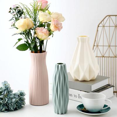 China Wholesale Europe Small Home Decoration Flower Vases Flower Pot Imitation Ceramic Plastic Vase for sale