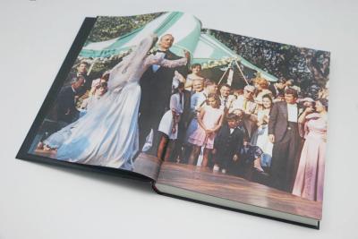 Cina Libro dalla copertina rigida di timbratura di oro che stampa servizio di stampa del taccuino dell'album in vendita