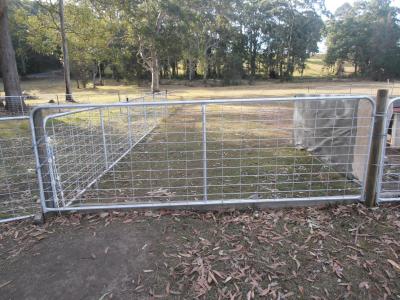 China 4ft General Purpose Metal Farm Gates Horse Cattle Sheep Yard Panels Victoria