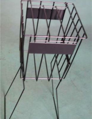 China Store/Store/Supermarket Metal Wire Golf Exhibits/Ball Pick Up Basket Hopper Display Rack Floor Stand Rack for sale