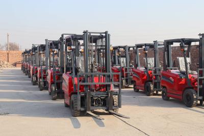 China WChina carregador elétrico barato de 2,5 toneladas com mastro de contêiner 4,5m e mudança lateral para venda 2500kg 5500 libras carregador de bateria à venda
