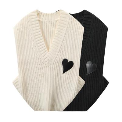 China 2022 Autumn Breathable Joker Love V-neck Joint Early Embroidery Sweater Loose Vest Women's Sleeveless Sweater for sale
