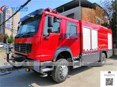 Cina Camion fuori strada dell'autopompa antincendio di SINOTRUK HOWO 4x4 con 4000 - carro armato della schiuma dell'acqua 6000L in vendita