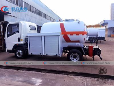 China Bobtail Tanklastzug 4000L Sinotruk HOWO 4x2 LPG mit Strömungsmesser zu verkaufen
