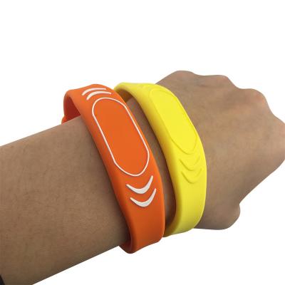 中国 支払のWaterparkの病院のための耐久の受動態RFIDの破片のバンド 販売のため