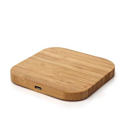 Cina Mobile Phone Wooden Charger Plates Wholesale Slim Portable Wireless Wooden Charger Dish For Samsung S6 S7 S9 S8 Radio Wooden Charger in vendita