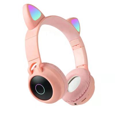 Cina Hot Selling Head-mounted Head-mounted LED Headphones LED Cat Ears Gaming Wireless TF Light Headband Card With Microphone Low Latency in vendita