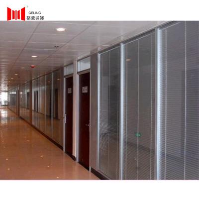 China Demonteerbare de Verdelingsmuur 10004500mm van de Gelingsvergaderzaal met Blinden Te koop