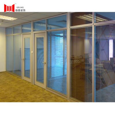 China 83mm bevestigde de Dubbele de Verdelingsmuur van het Glas Beweegbare Aluminium Demonteerbaar Te koop