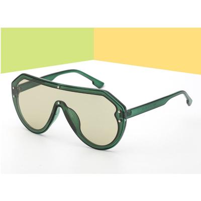 China Hot Selling Comfort Fashionable One Piece Lens Frame Oversized Women Sport Casual Glasses Fashion Personality Female Shades Sunglasses for sale