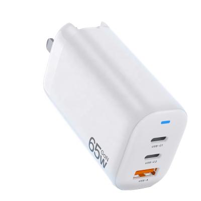 China Laptops/Mobile Phone PD 65W ABS+Gan USB Fast Charging Charger & Adapter/Tablets/2021 Bestselling Portable Phone 3 Port Wall Plug Switch for sale
