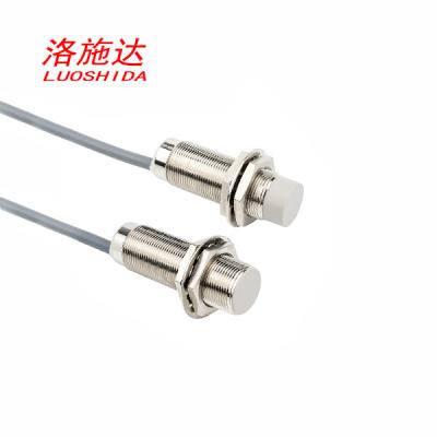 中国 2Mケーブルとの金属の管M18 2ワイヤー近接センサー20-250VACの円柱誘導 販売のため