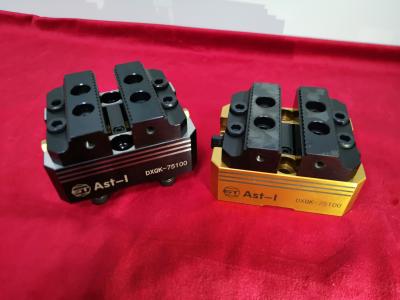 China Torno vertical CNC pneumático preto manual para fresadora CNC de 3 eixos e 4 eixos à venda
