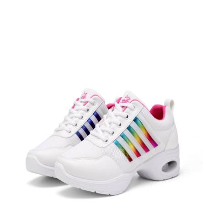 China Damping Breathable Mesh Casual Shoes New Style China Factory Wholesale Fashion Sports Women's Sneakers Shoes for sale