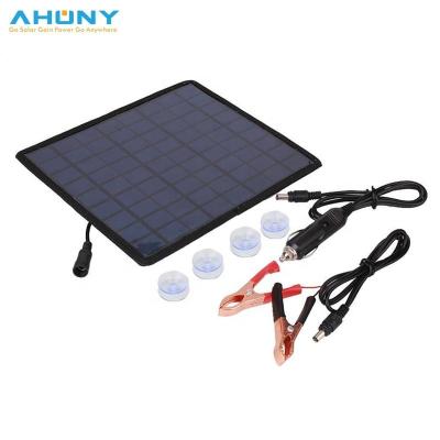 Chine Chargeur de batterie de panneau solaire polycristallin de 18 V à 5,5 W pour voiture et moto à vendre