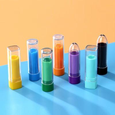 China 1G Tubo de batom vazio fecho a parafuso Tubo de bálsamo labial de plástico para embalagens de recipientes cosméticos à venda