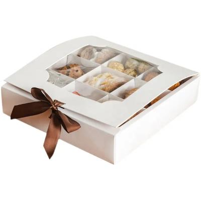 China Caja de embalaje de postres de rosquilla de papel blanco personalizado con divisor de rejilla en venta