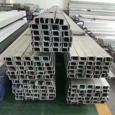 Cina Acciaio inossidabile in acciaio a forma di C Produzione di perline e travi di parete in edifici a struttura in acciaio in vendita