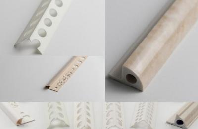 Cina Fuori dell'estrusione di plastica espelsa di profilo di profili/PVC per l'angolo della parete e del soffitto in vendita