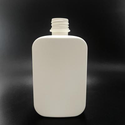 Chine Bouteille en forme de 50X38X40CM Bouteille HDPE pour bouchon de pompe 500ml Bouteille d'eau en plastique de 28 mm à col à vendre