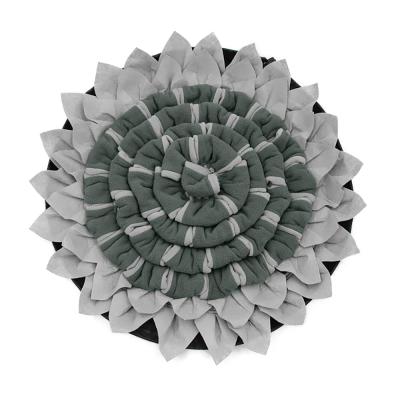 China Hand Wash Puzzle Toy Sunflower Snuffle Mat For Dogs Design Pet Lick Protective Dog Snuffle Pads Sniff Mat for sale