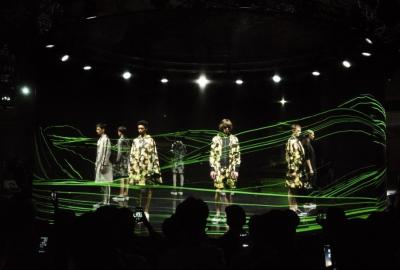 China Transparencia viva invisible de la proyección el 78% del holograma de la pantalla de malla del holograma 3D en venta