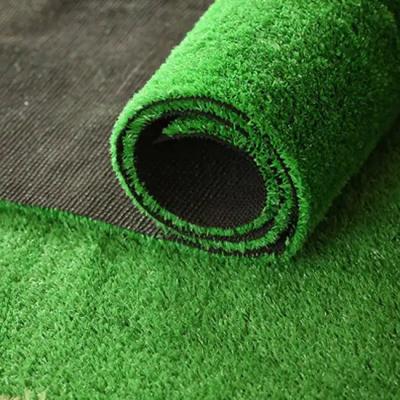 China Césped de césped sintético resistente a los rayos UV, antiincendios, de aspecto natural, artificial en venta