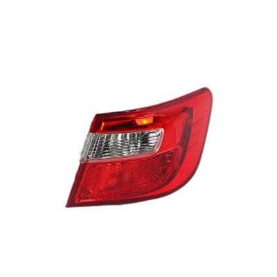 Cina 8155006620 Toyota Camry Tail Light Aggiorna il tuo sistema di illuminazione con luci frontali alogeni durevoli in vendita