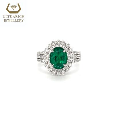 China Luxury FASHIONABLE 1.0ct Emerald Oval Ring With 0.96ct Each Side Diamonds 100% Natural Stones for sale