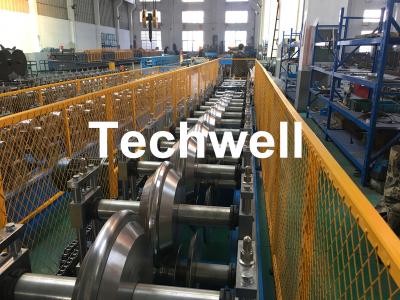 Cina Rotolo infiammante della valle del metallo che formano macchina con il materiale d'acciaio del rullo dell'alto grado 45# e 0-15m/min che forma velocità in vendita