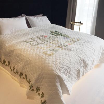 China Machine Washable Popular Printing Quilt Sheet 100%Polyester Microfiber Air Conditioner Quilting Quilt for sale