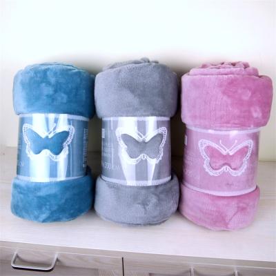 China Anti-Static Hot Selling Flannel Fleece Blanket 100%Polyester Fleece Blanket Promotion Gift Solid Color Soft Warm Winter Fleece Blanket for sale