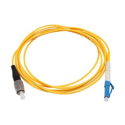 China Colete amarelo LC UPC para FC UPC Cordão de remendo de modo único Simplex G657A1 LSZH 2.0mm à venda