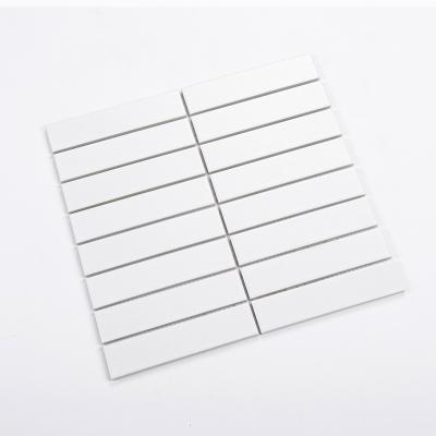 China CLASSIC Simple Design Bathroom Ceramic Wall Tile White Matte Glazed Mosaic Backsplash Tile for sale
