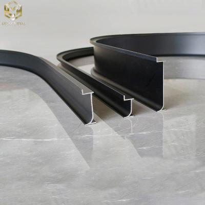 China Perfil de saia de alumínio de ruptura térmica 2800 mm com núcleo resistente a impactos à venda