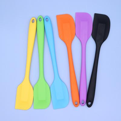 China Viable Custom Non Stick Silicone Spatula BBQ Tool Cake Scraper for sale