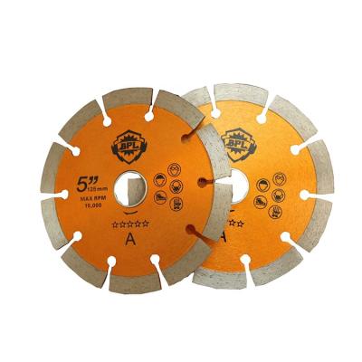 China . High Speed Straight Smooth Edge 1400mm Diamond Circular Cutting Wall Saw Blades for sale