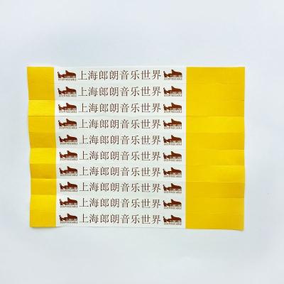 中国 B2Bで安全で快適な着用のために防水タイベック紙腕帯スナップロック 販売のため