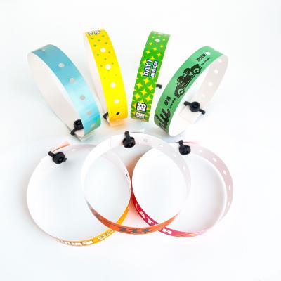 Chine Améliorez votre événement avec des bracelets en PVC personnalisables et amusants à vendre