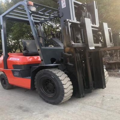 Chine Toyota usé chariot élévateur 3.5 tonnes 3,5 mât avec décalage latéral à vendre