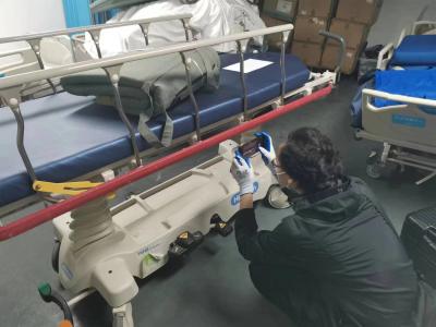 China New model Certificated High performance American Brand Hill-Rom Medical transfer bed in repairing with parts en venta