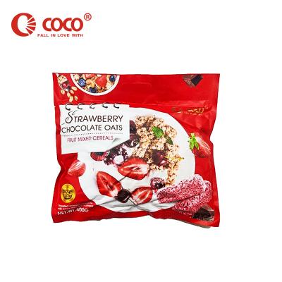 China Factory Wholesale High Quality Strawberry Oat Chocolate Bars 2022 Hot Sale Delicious Popular Chocolate BALL for sale