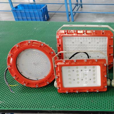 China Almacenamiento a prueba de explosiones del petróleo ligero de la bahía de Ip66 200w alto en venta