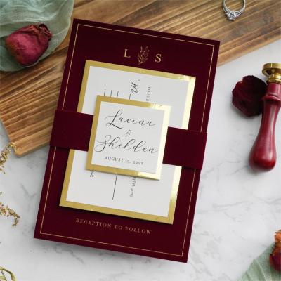 China Cartões de Convite de Casamento Borgoânia Veludo Envelope Folha de Ouro Impressão Veludo Cartões de Convite de Casamento à venda