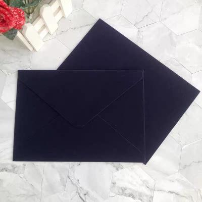 China Invitação de casamento em caixa de veludo vermelho personalizado folha de ouro transparente cartão acrílico RSVP cartão e envelope à venda