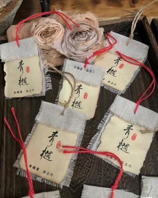 China Tela pendente de vestuário personalizada com papel UV com pontos Tela pendente para sacos Vestuário Tela pendente para camiseta à venda