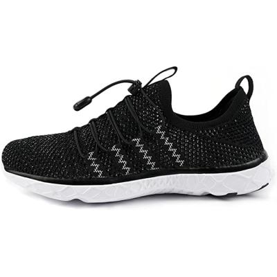 China Cushioning Breathable New Light Weight Sports Men Black Knitting Running Shoes for sale