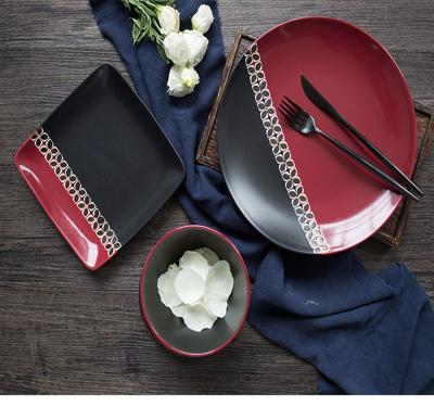Chine Matte Black And Red place d'ensemble de vaisselle de porcelaine de plat de 8 pouces à vendre