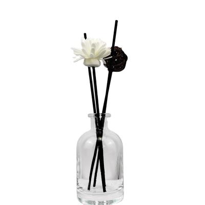 Chine Bouteille de diffuseur de roseau vide en verre transparent 200 ml 300 ml aromathérapie parfumée élégante classique à vendre